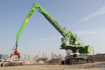 Sennebogen 880 EQ  para la recuperación de tierras en Dubai